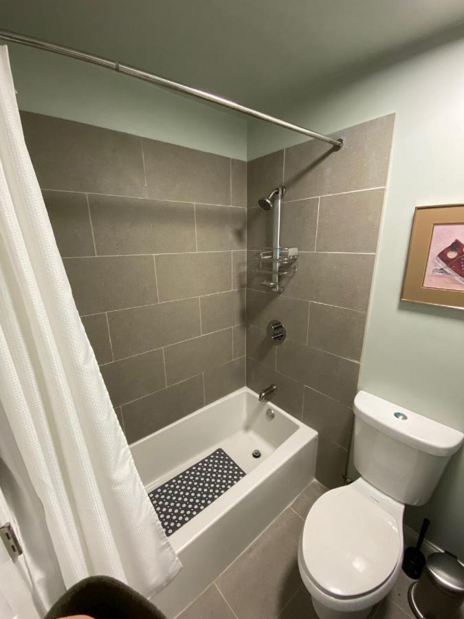 Here It Is! Cool Cape Cod-3 Br-2.5 Bath-12 Guests Casa vacanze Olathe
